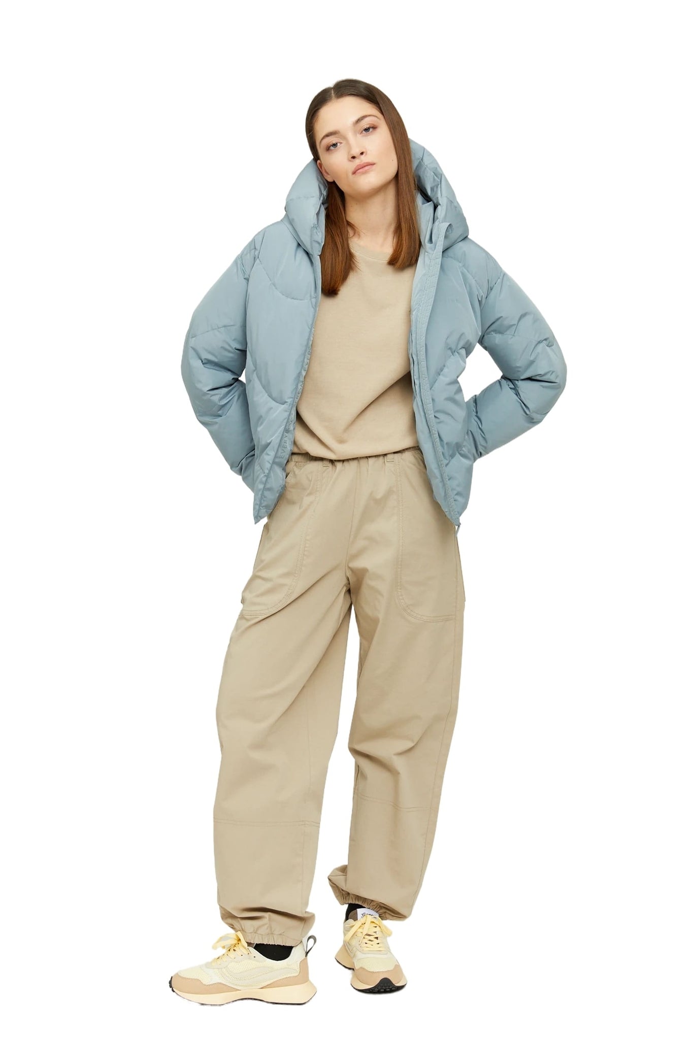 https://cdn02.plentymarkets.com/ofpamy53izyh/item/images/336988/full/24331449-dana-puffer-jacket-dove-blue-02.jpg