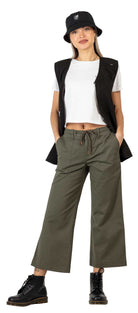 https://cdn02.plentymarkets.com/ofpamy53izyh/item/images/334916/full/1-2106-001-01-001-olive.jpg