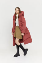 https://cdn02.plentymarkets.com/ofpamy53izyh/item/images/336236/full/23331448-wanda-coat-dark-cherry-10.jpg