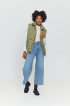 https://cdn02.plentymarkets.com/ofpamy53izyh/item/images/336254/full/23331505-hanska-vest-moss-02.jpg