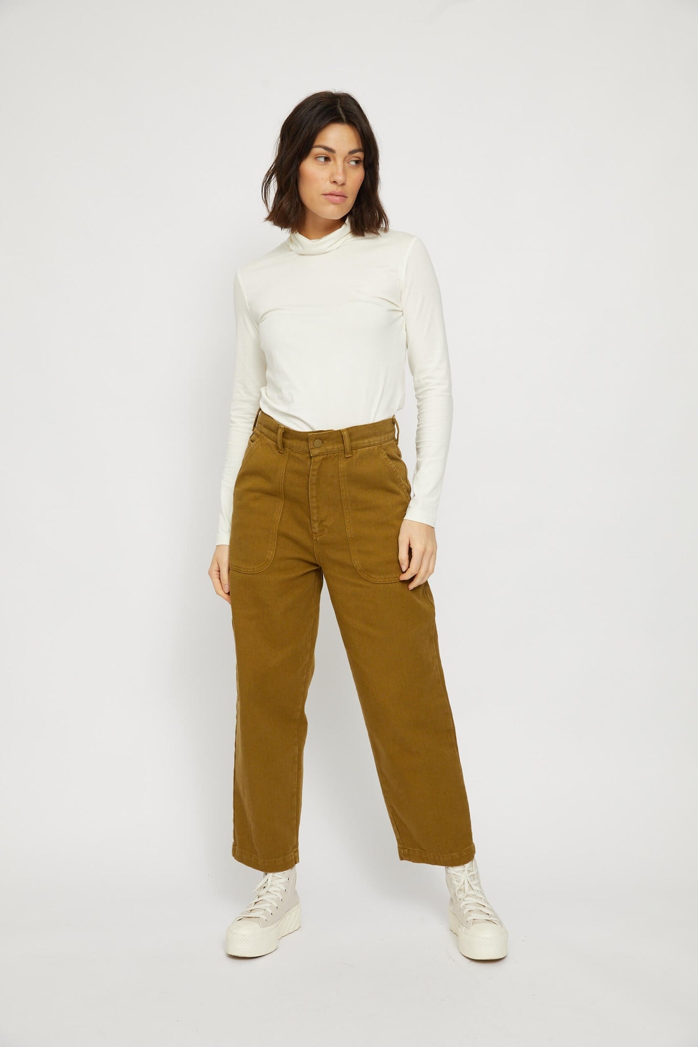 https://cdn02.plentymarkets.com/ofpamy53izyh/item/images/336194/full/23336290-jala-pants-clay-02.jpg